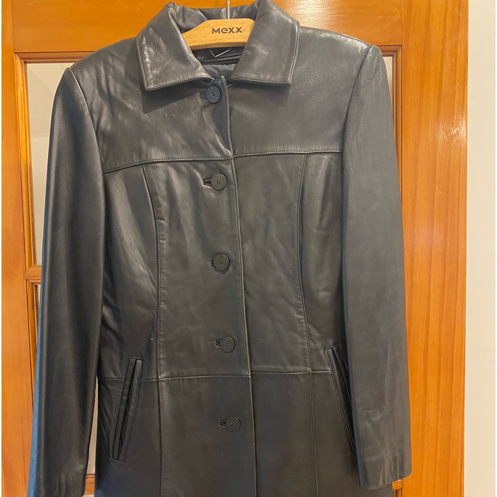 Danier, Black Leather, Women’s Jacket (size 8-10) with detachable inner liner.